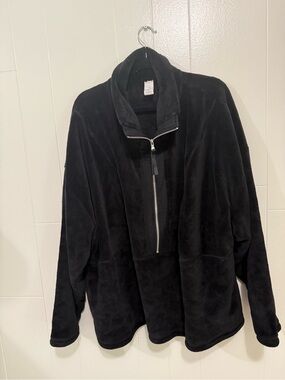 Black Women’s LIVI Half-Zip Fleece Pullover Jacket
